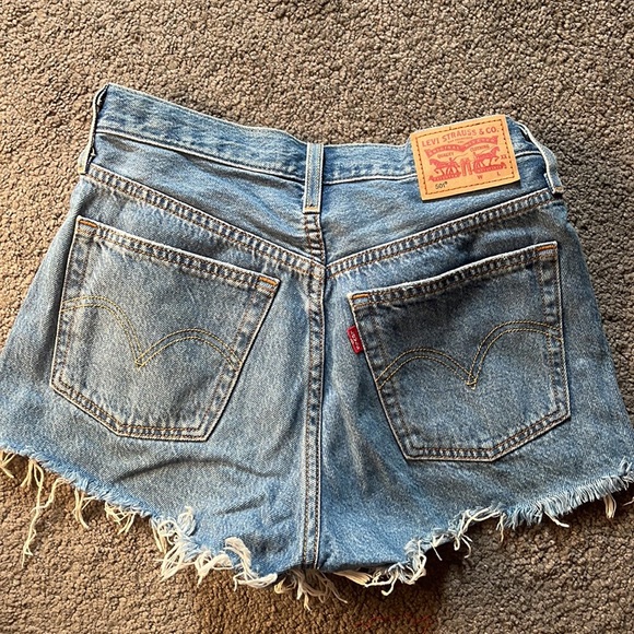 Levi’s 501 jeans shorts W25 - Picture 3 of 4